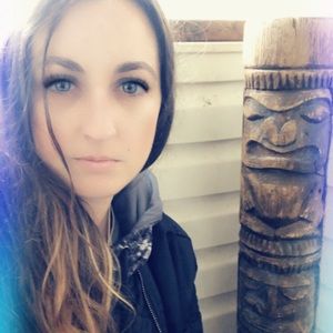 Meet your Posher, Roxanne